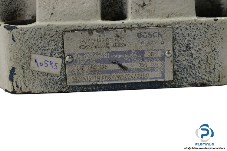 Bosch-0810050125-solenoid-operated-directional-valve(used)-1