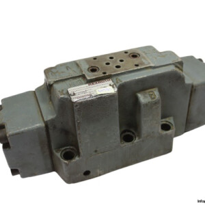 rexroth-R9410279_4-directional-control-valve-(used)