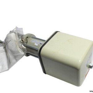 armaturen-FR-2.2_2.2-KN-electric-thrust-actuator-(new)-(carton)