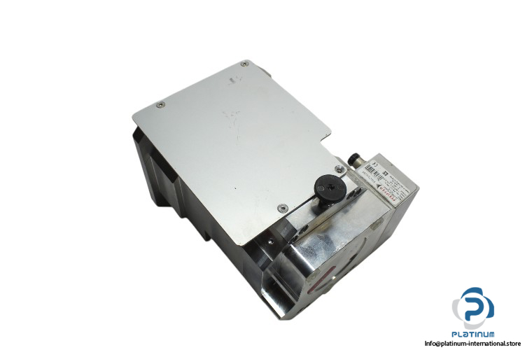 pfeiffer-SPLITFLOW-200-turbo-vacuum-pump-(new)-1