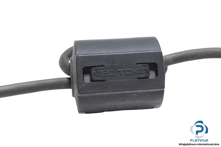 nec_tokin-ESD-SR-250-core-for-round-cable-used-2