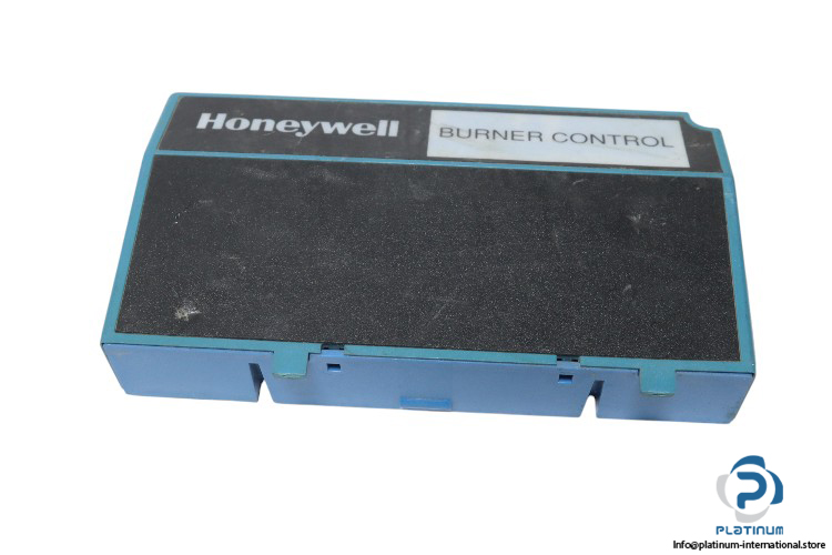 honeywell-RM7824-A-1006-burner-controller-used-3