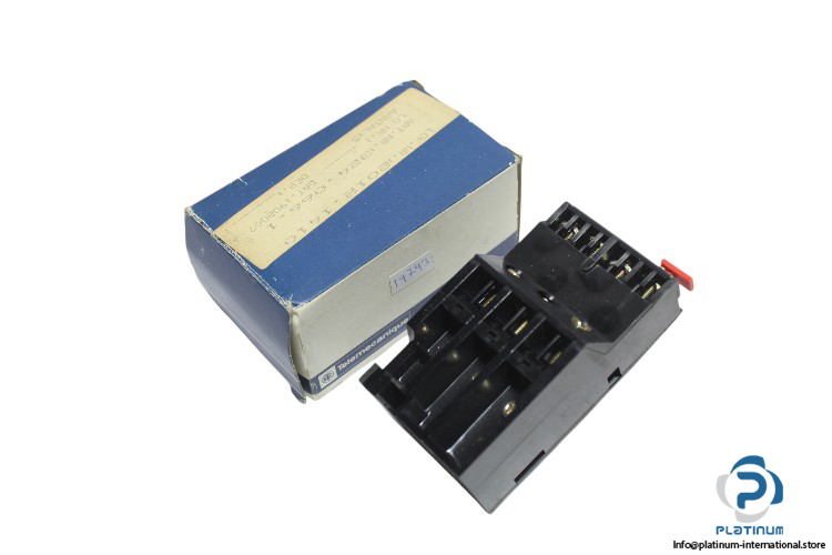 telemecanique-LR-D09-302-overload-relay-used