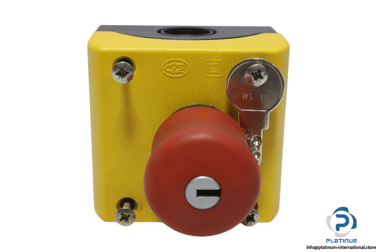 moeller-M22-PVS_KC11_IY-emergency-stop-button-used-1