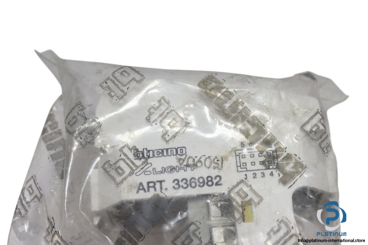 bticino-336982-8-way-socket-new-1