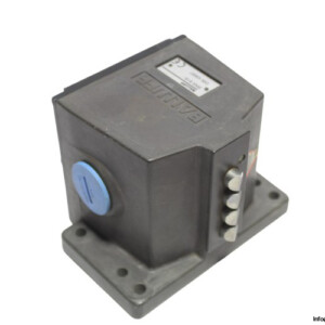 Balluff BNS 819-D04-D12-100-10 Position Limit Switch