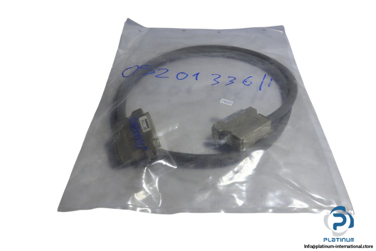 siemens-6ES5-705-0BB50-plug-in-cable-(new)