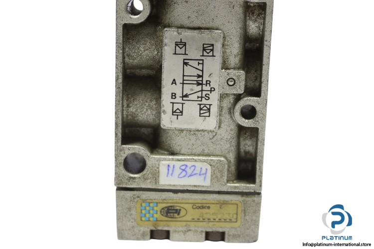 pi-42523C-pneumatic-manual-valve-(used)-3