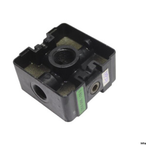 Bosch 0 821 300 930 Distribution Block