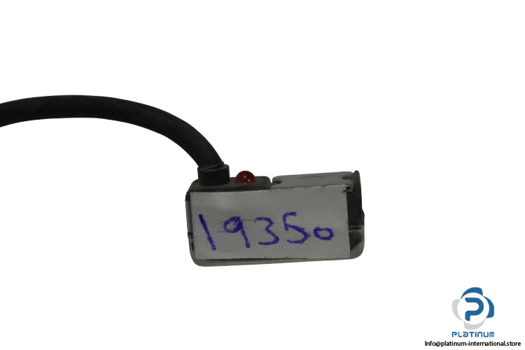AC100-DC24-reed-sensor(used)-1