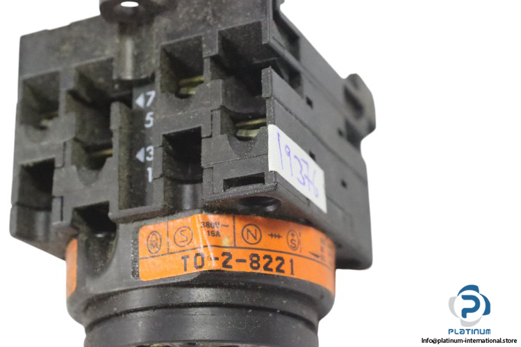 moeller-T0-2-8221-changeover-switch(new)-2