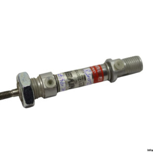 univer-M1000120010M-round-cylinder-(Used)