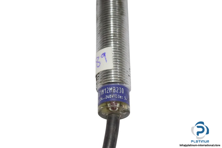 telemecanique-XS1M12MB230-inductive-proximity-switch(used)-2