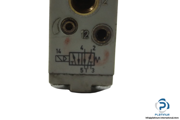 bosch-0-820-022-125-single-solenoid-valve-(used)-1