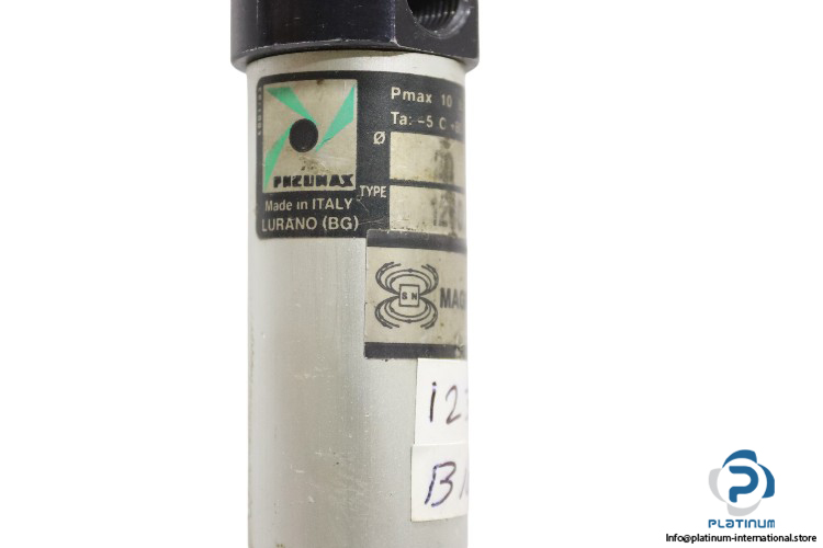 pneumax-1260.20.0200.M-pneumatic-cylinder-(Used)-1