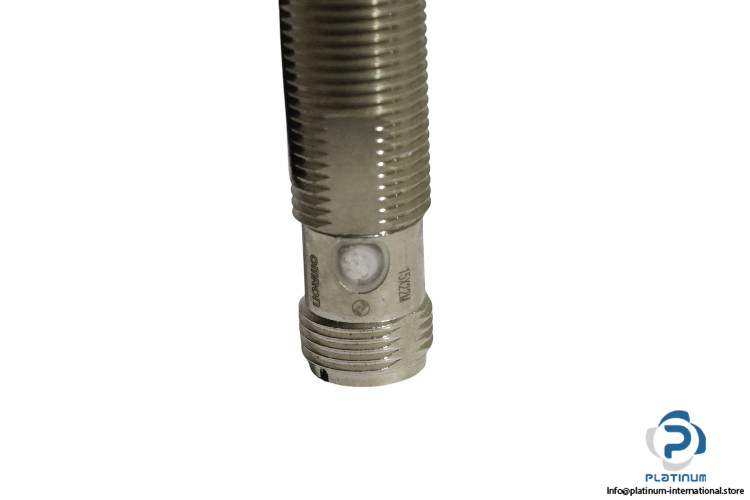 omron-E2E-X8MB1T12-M1-inductive-proximity-sensor(used)-4