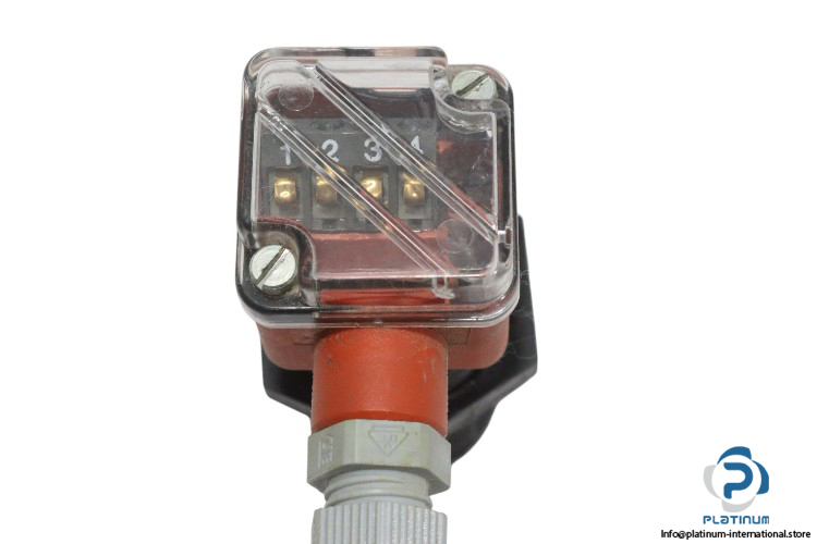 elobau-171-261-at-safety-sensor(used)-2