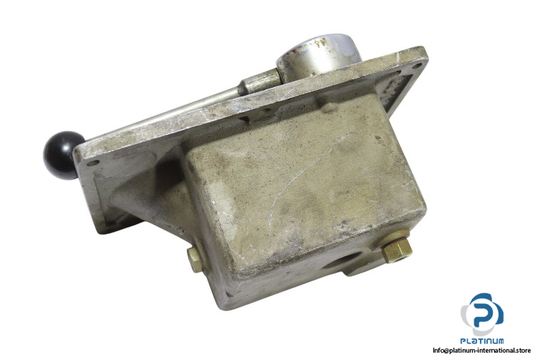 willy-vogel-P-1158-3-manual-lubrication-pump-(Used)-1