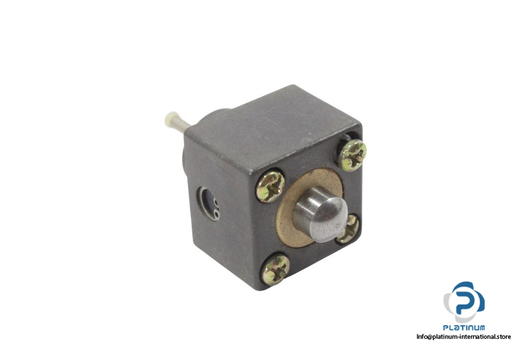 euchner-012047-limit-switch-head(new)