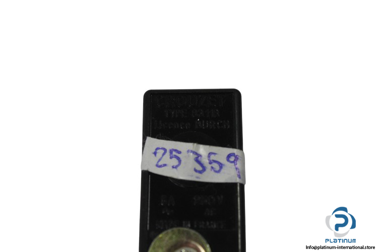 crouzet-83118-microswitch(used)-1