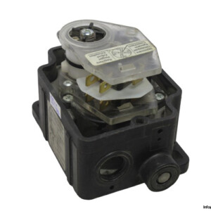 finecorsa-base-PFA9067A0158034-rotary-limit-switch-(used)