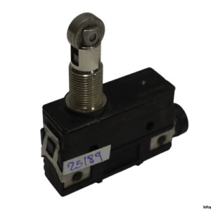 Omron Z-15GQ22A55-B5V Limit Switch