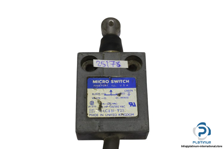 honeywell-924CE31-Y20-miniature-micro-switch-(used)-1