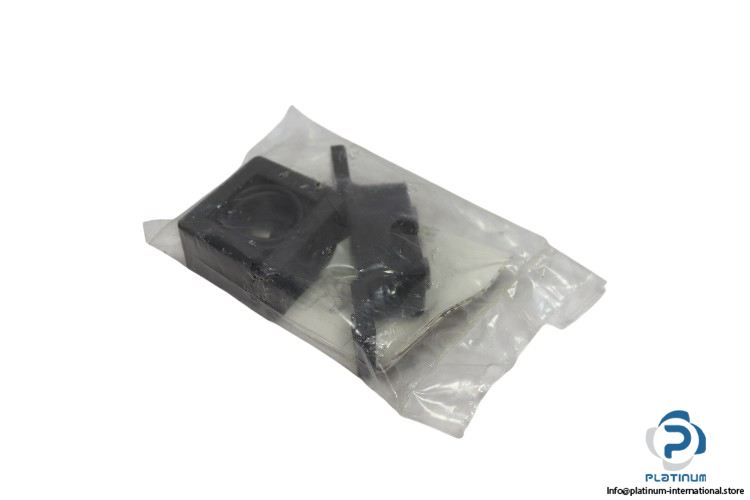 Norgren-4314-52-quikclamp-with-wall-mounting-bracket(new)