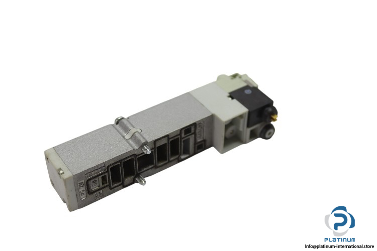 festo-537952-double-solenoid-valve-(new)-1