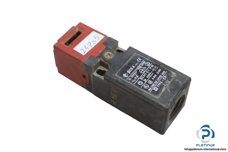 pizzato-FR-992-D1-position-switch-(used)