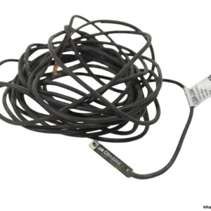 camozzi-CSH-334-magnetic-proximity-switch-(used)
