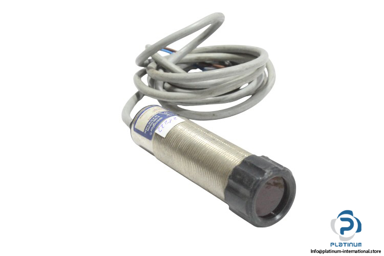 wenglor-D-7992-proximity-sensor-(used)