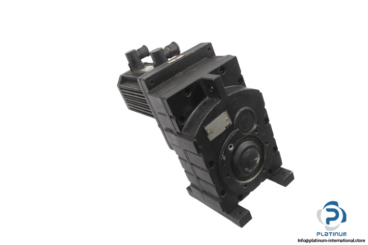 lenze-MDSKSBS056-23-servomotor-with-gear-new