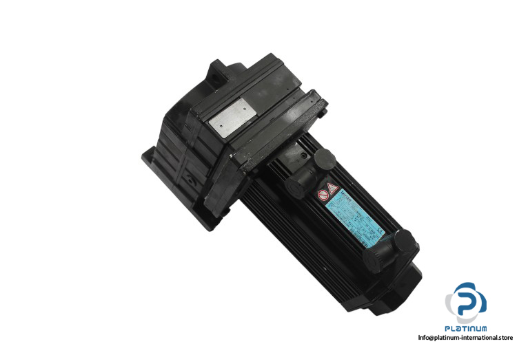 lenze-00400296-servomotor-with-gear-new-1