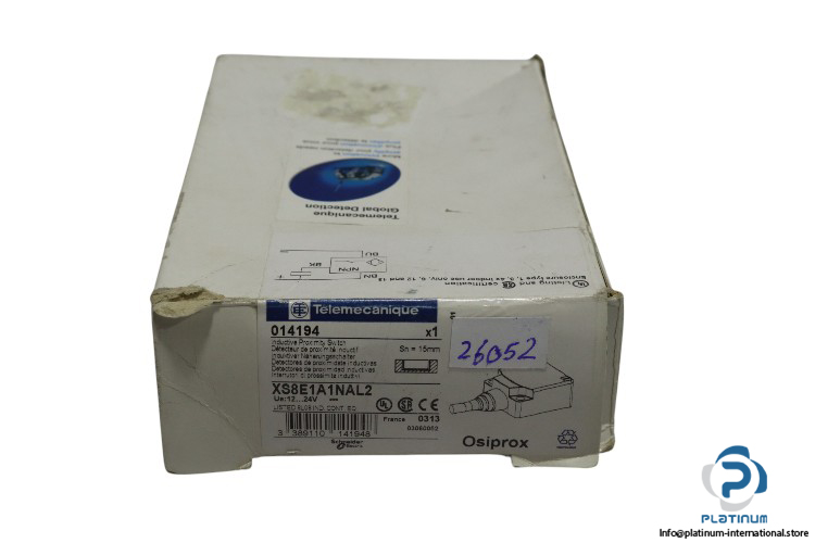 telemecanique-XS8E1A1NAL2-inductive-sensor-(new)-2