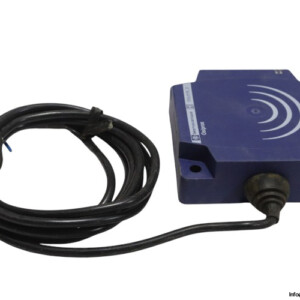 Telemecanique XS8D1A1NAL2 Inductive Sensor