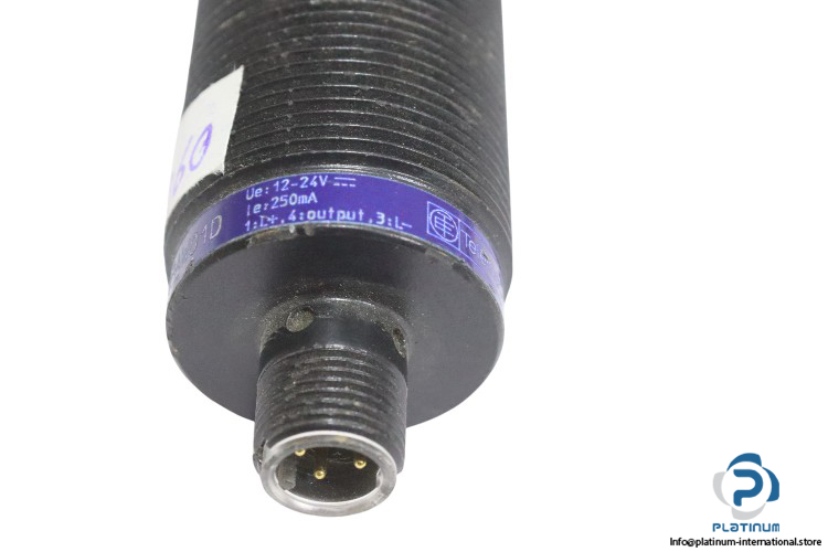 telemecanique-XS1M30PAW01D-inductive-sensor-(used)-2