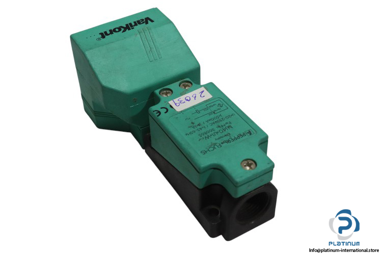 pepperl-fuchs-NJ40-U1-W-inductive-sensor-(used)-1