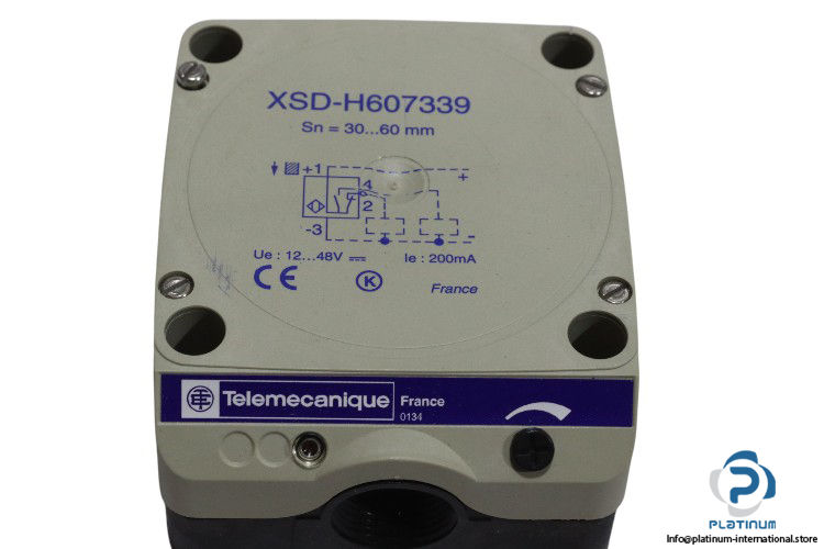 telemecanique-XSD-H607339-inductive-proximity-sensor-(new)-2