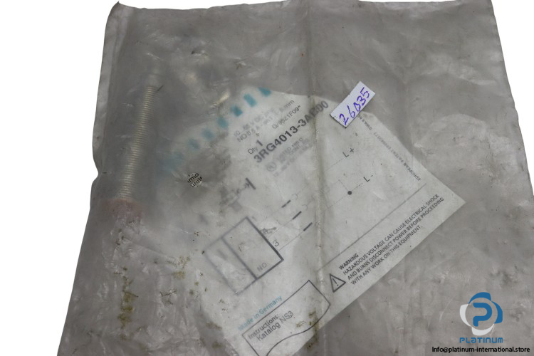 siemens-3RG4013-3AB00-inductive-sensor-(new)-1