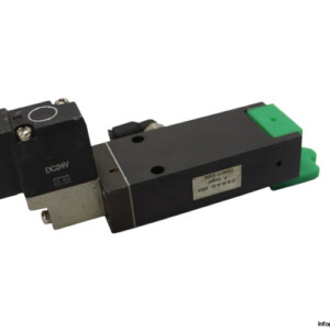 SMC VO307-5DO-Q Solenoid Valve With 700017/0306 Manifold Base