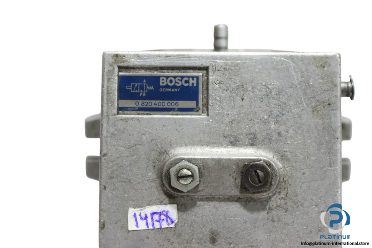 Bosch-0-820-400-006-foot-pedal-valve(used)-1