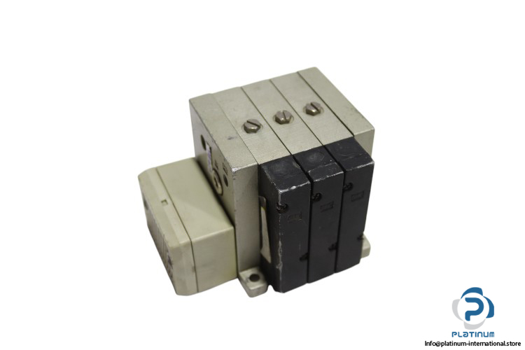 smc-ZM134H-vacuum-ejector-used
