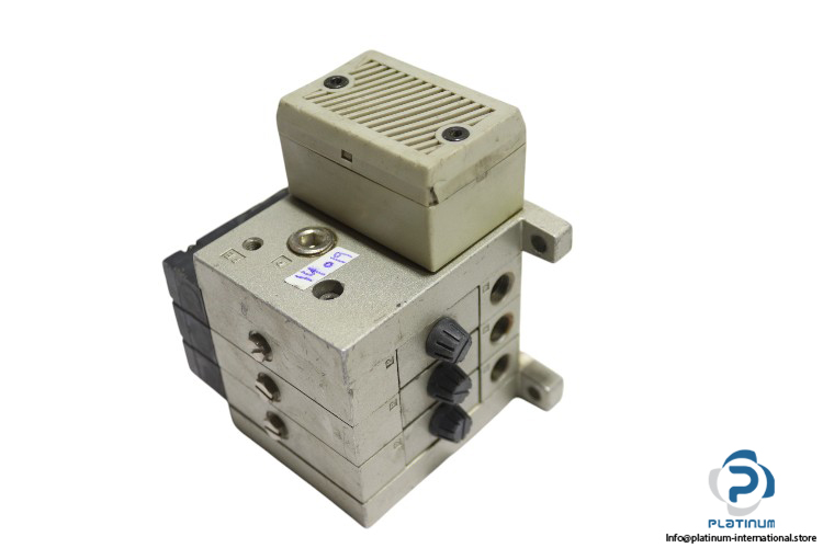 smc-ZM134H-vacuum-ejector-used-1