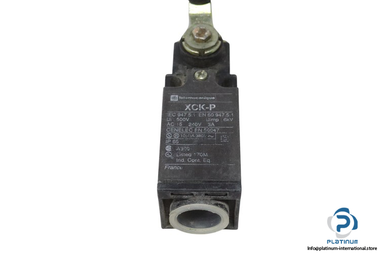 telemecanique-XCK-P118-limit-switch-(used)-1