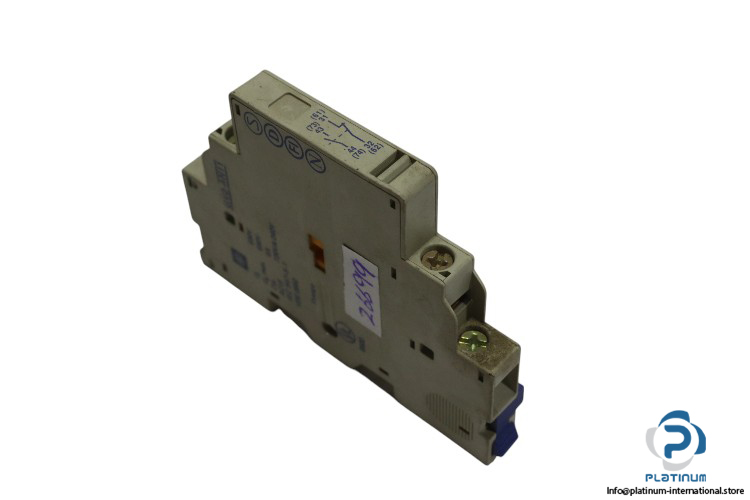 telemecanique-GV2-AN11-motor-circuit-breaker-(used)
