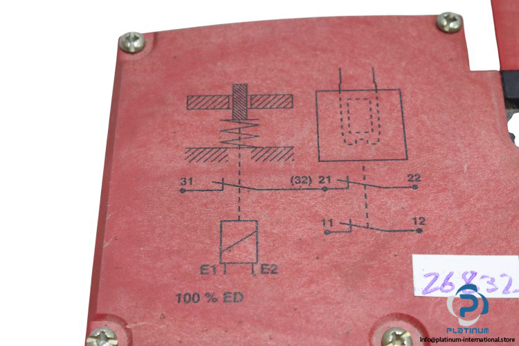 telemecanique-XCS-TE7311-safety-switch-(new)-4