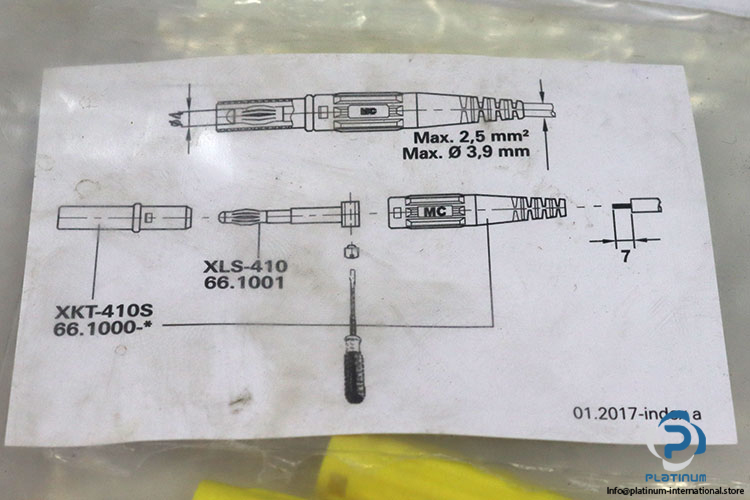 staubli-XL-410-plug-connector-(new)-2