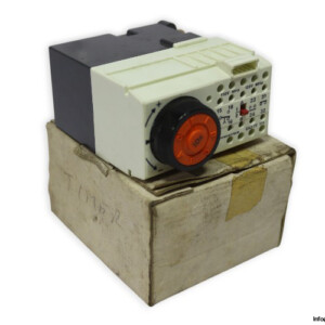 Telemecanique CA2-FT 111 Time Relay