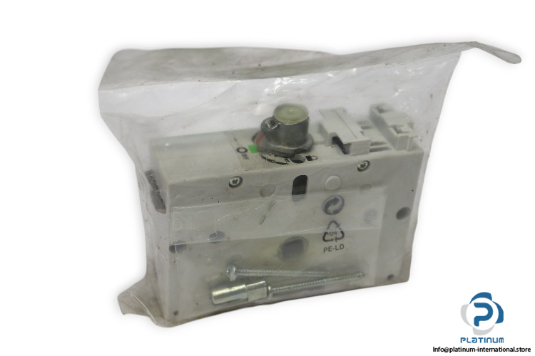 socomec-3999-0600-auxiliary-contact-(new)